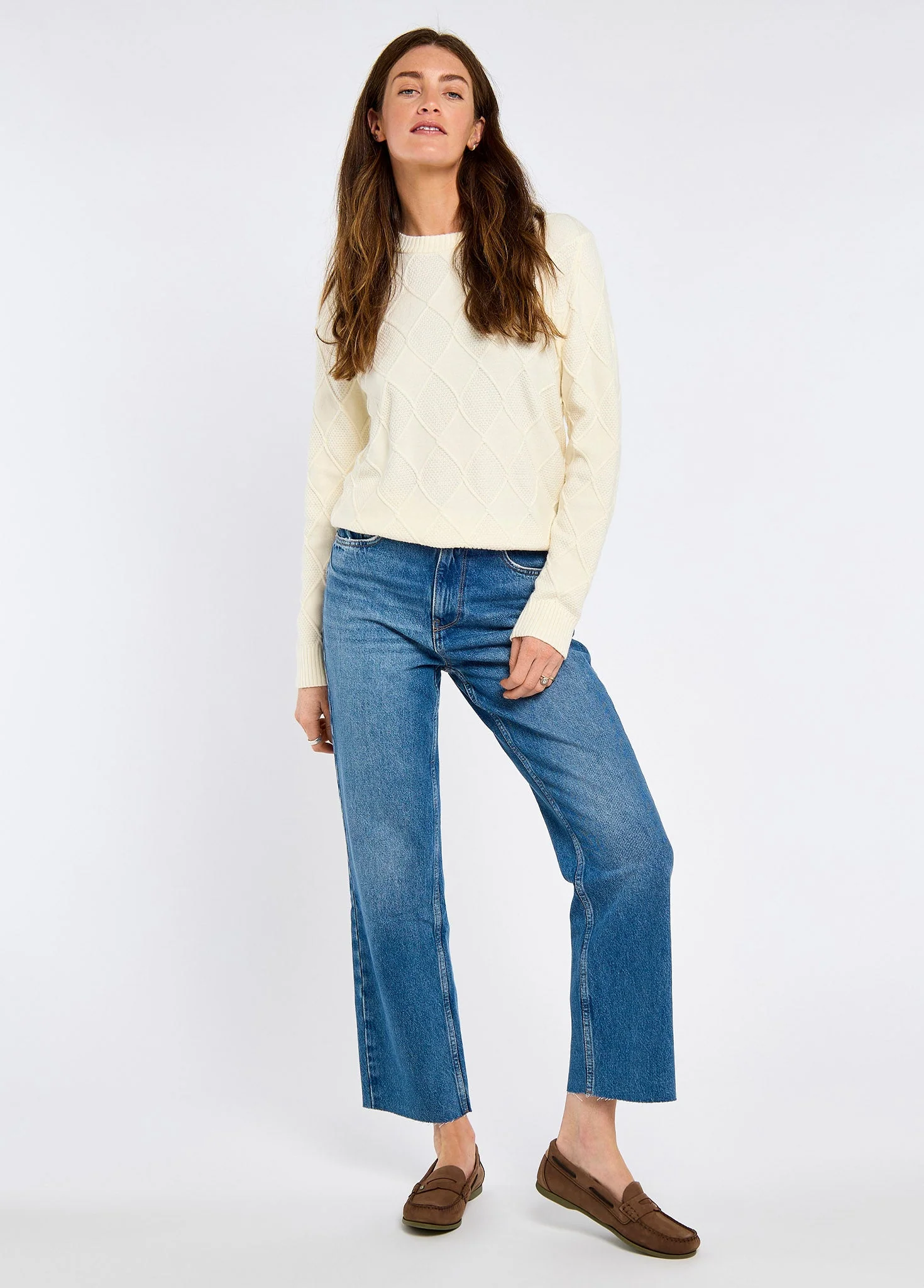 Banteer Women’s cable knit crew neck - Oyster - Image 2