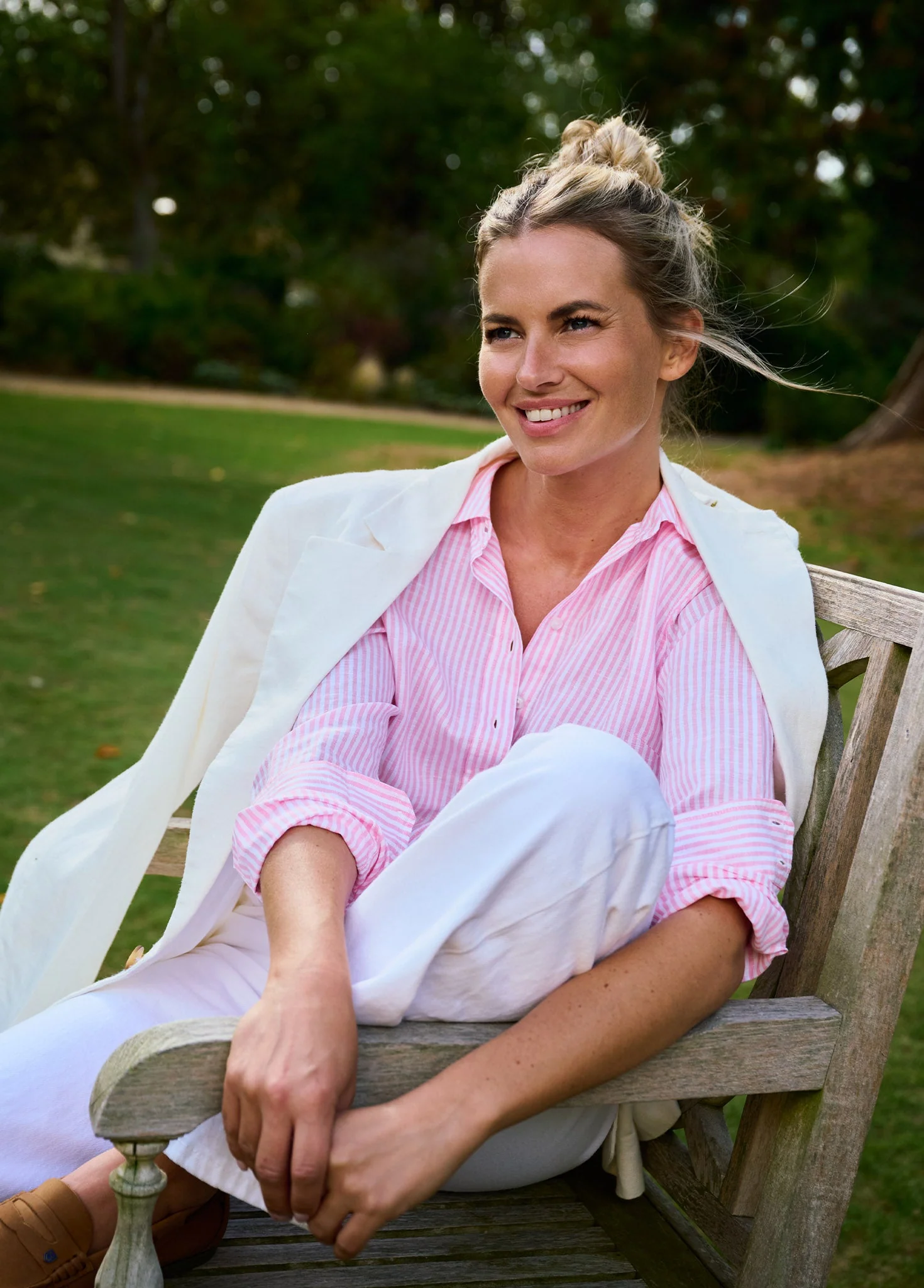 Butterfly Women’s Long Sleeve Linen Shirt - Pink - Image 2