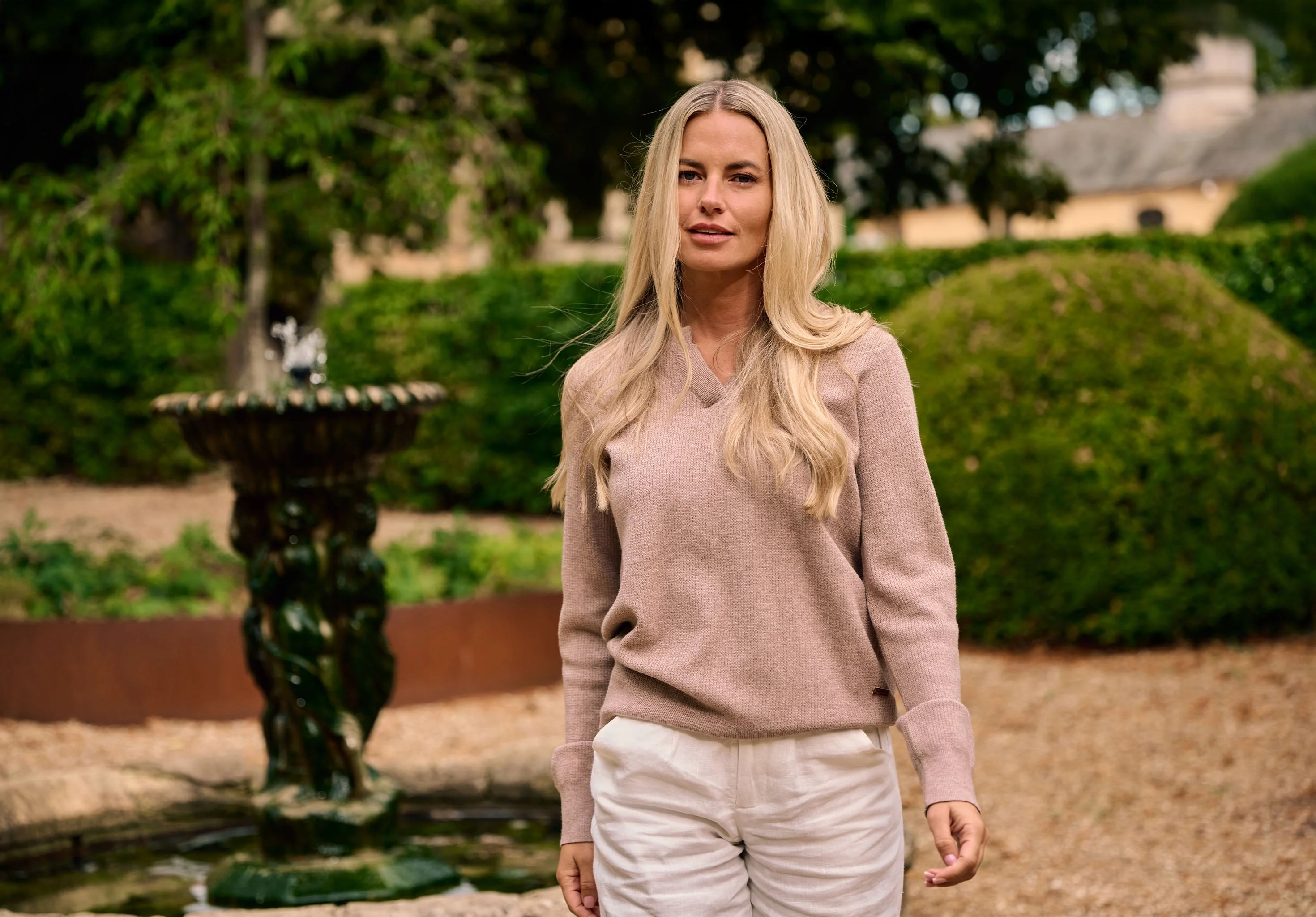 Kiltartan Women’s textured knitted sweatshirt - Taupe - Image 3