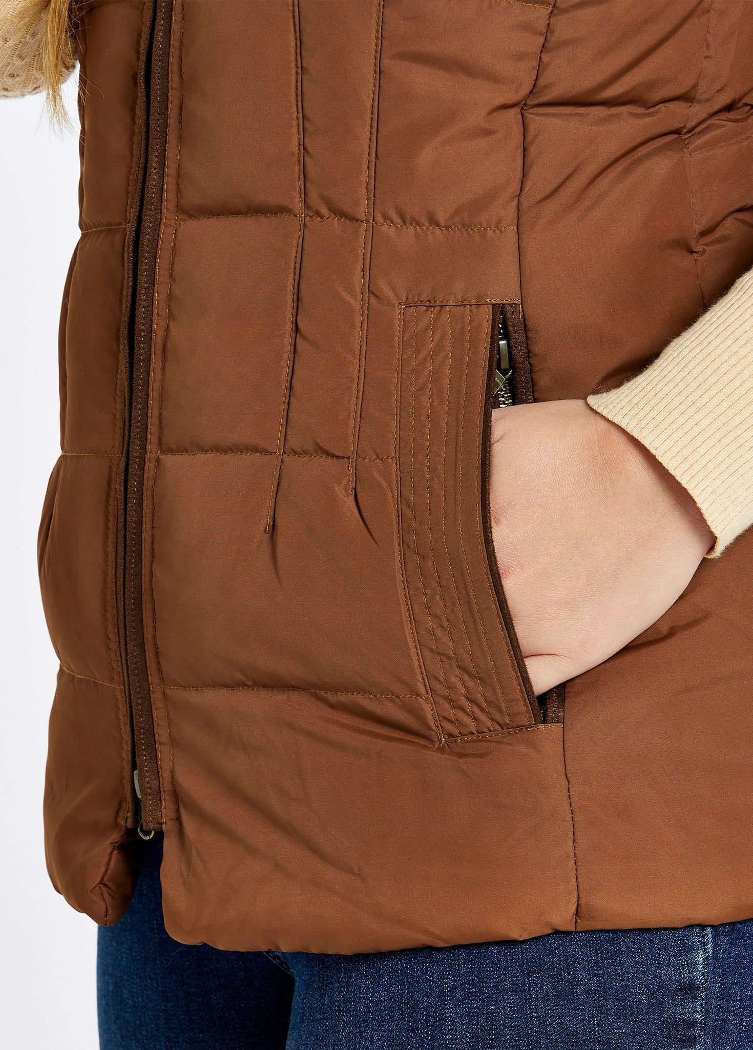 Spiddal Quilted Gilet - Walnut - Image 6