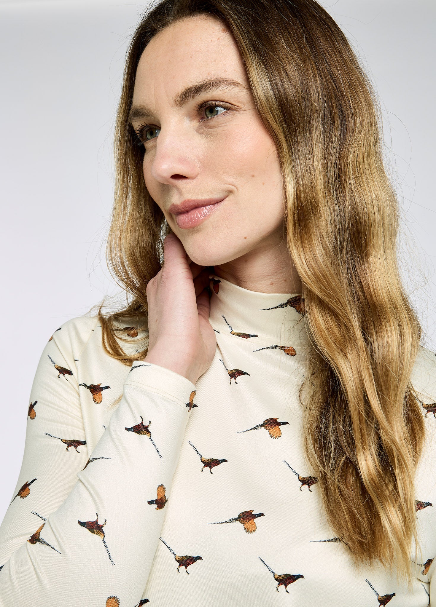 Reynolds Women's soft printed mock neck top - Cream - Image 5