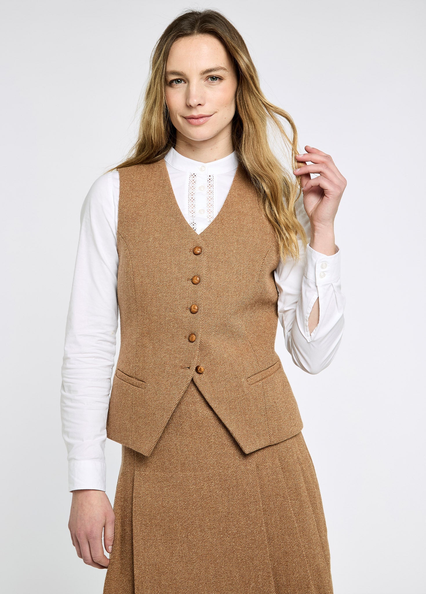 Robinswood Women’s tweed waistcoat - Camel Twill - Image 3
