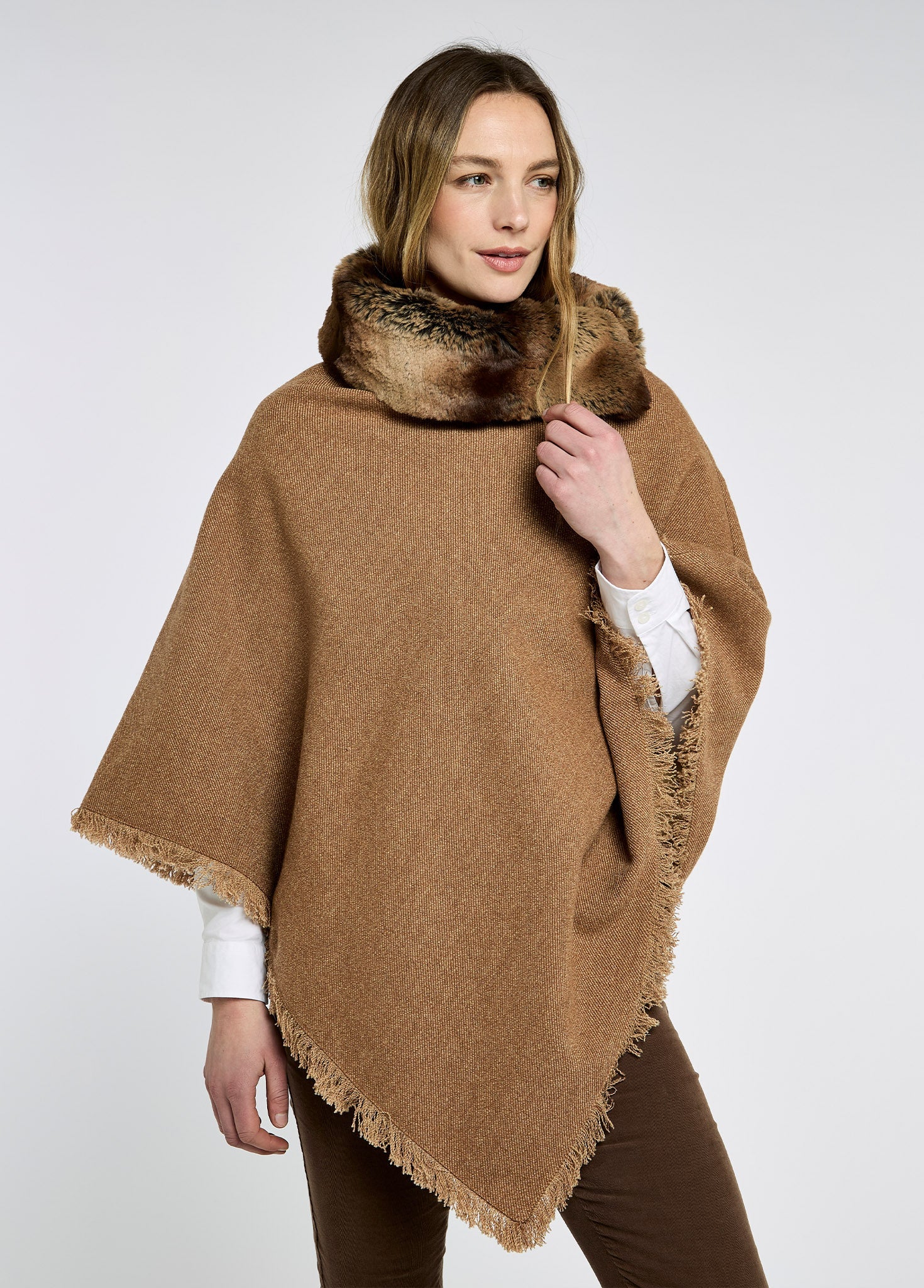 Silverfir Tweed Poncho - Camel Twill - Image 3