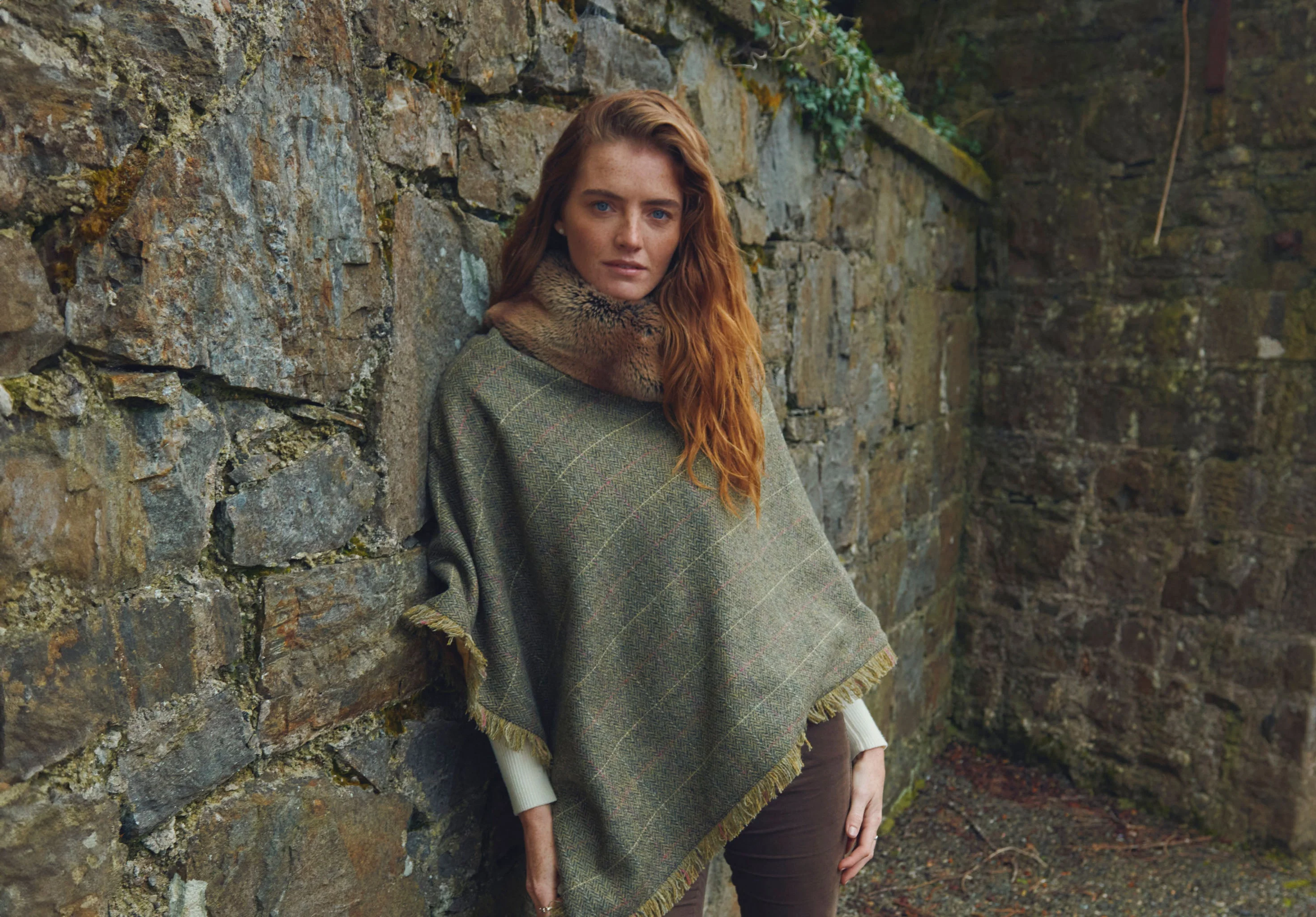 Silverfir Women's Tweed Poncho - Thistle - Image 3
