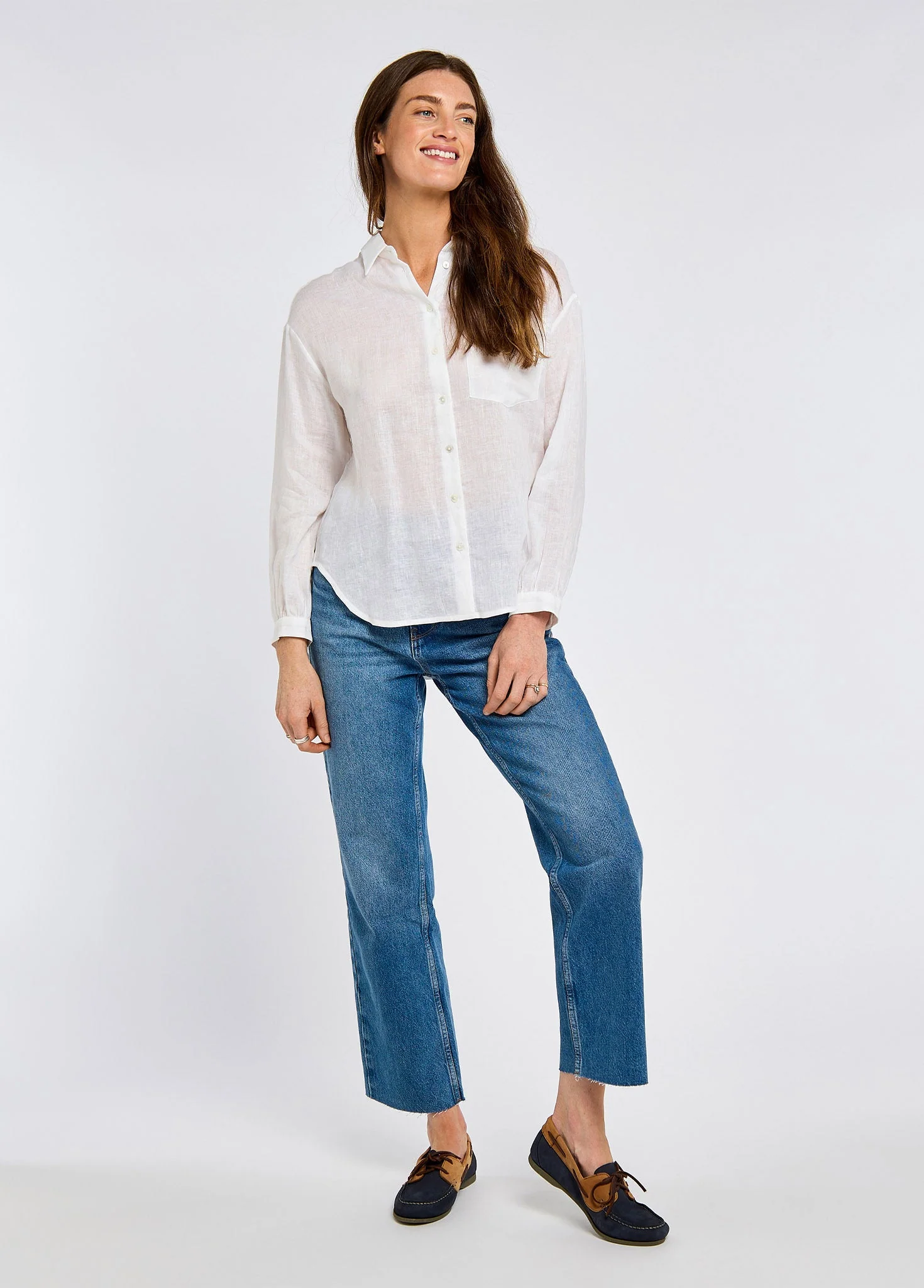 Silvergrass Women’s relaxed linen shirt - white - Image 2