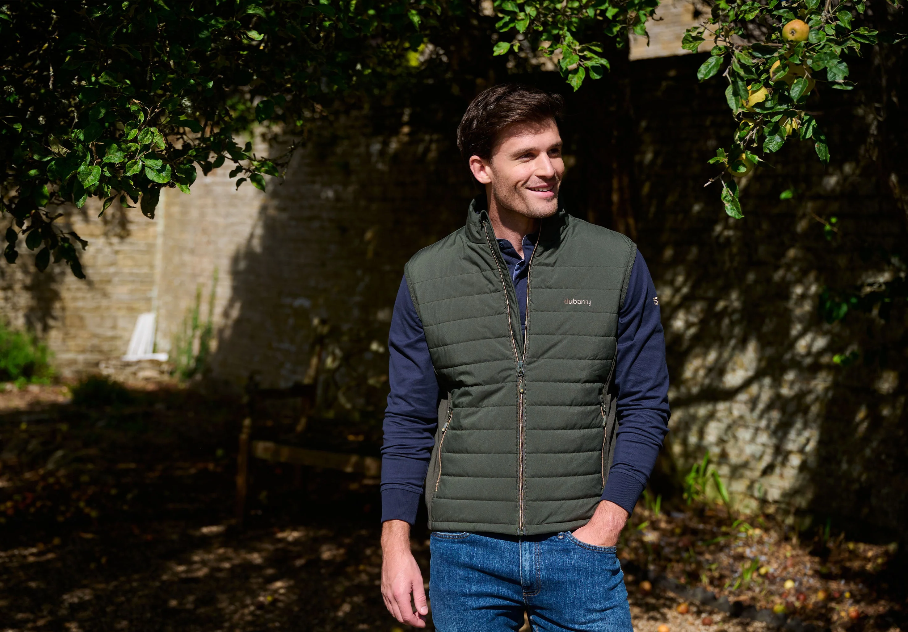 Solent Lightweight men’s hybrid gilet - Olive - Image 3