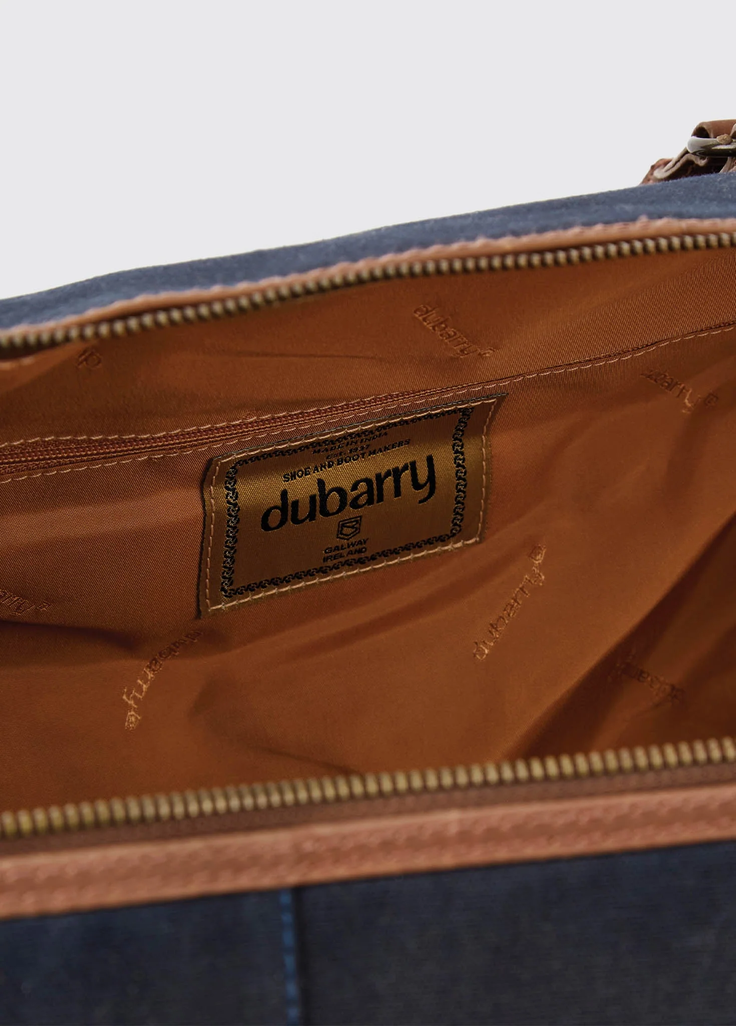 Brittas Wax Holdall - Navy - Image 5